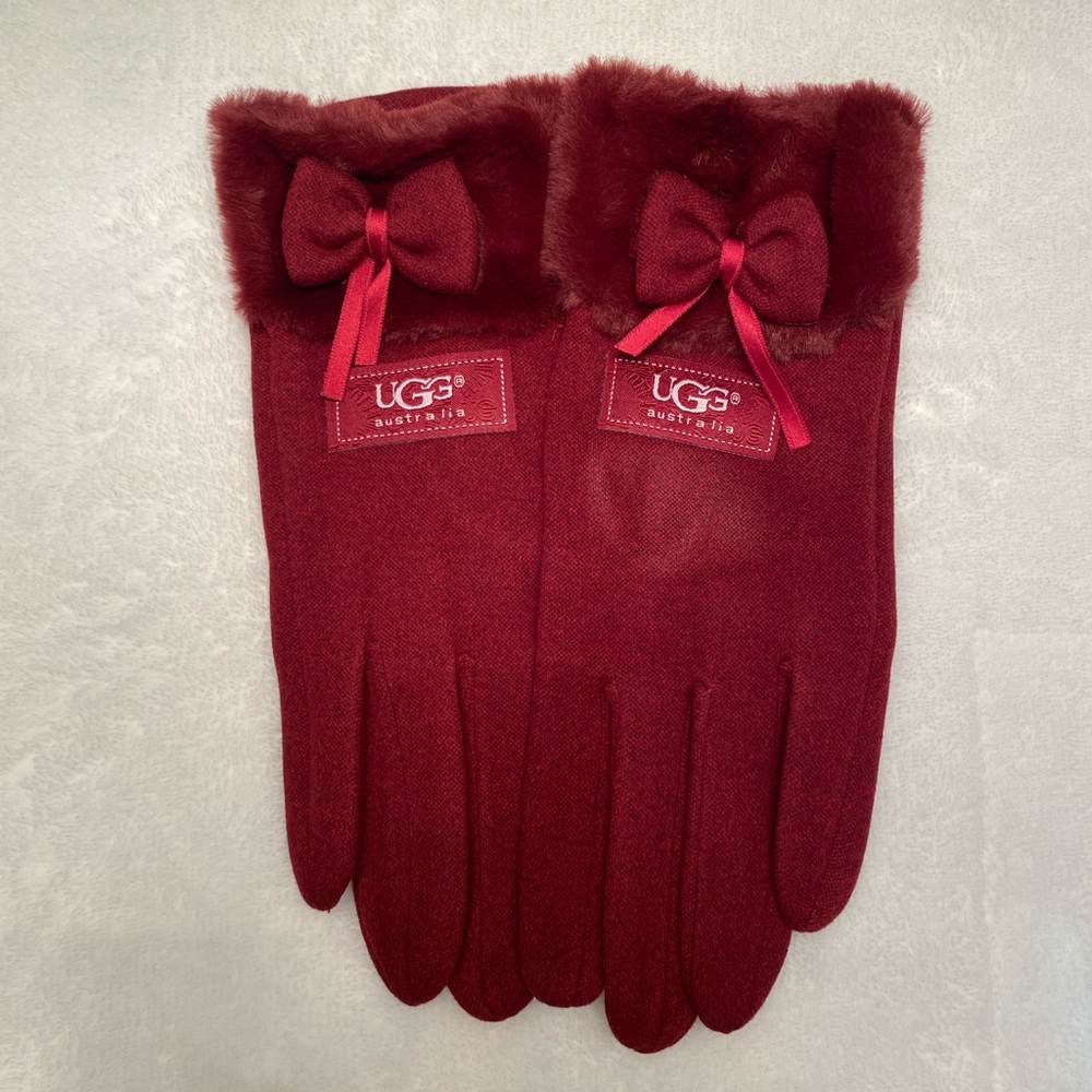 Ugg gloves